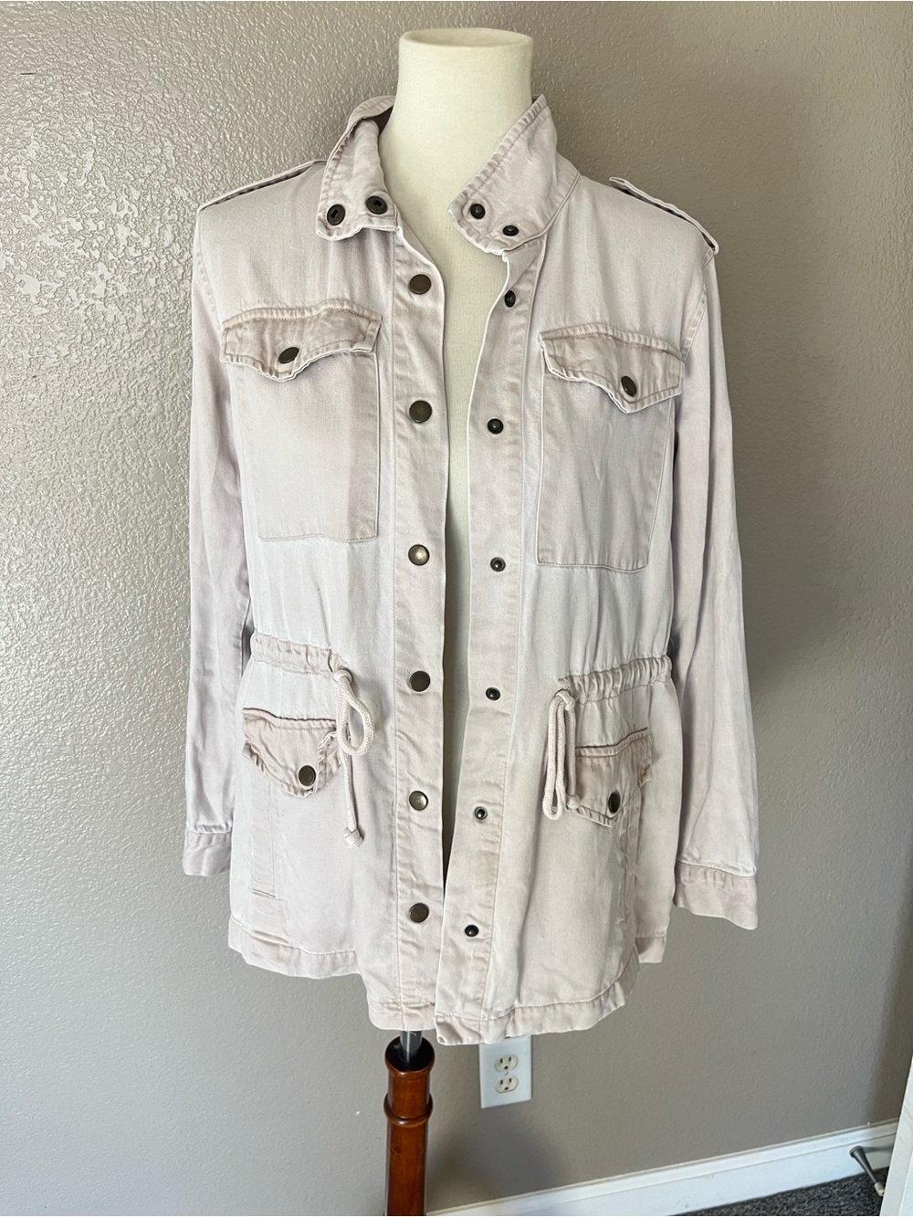 Jane and Delancey cream jacket small